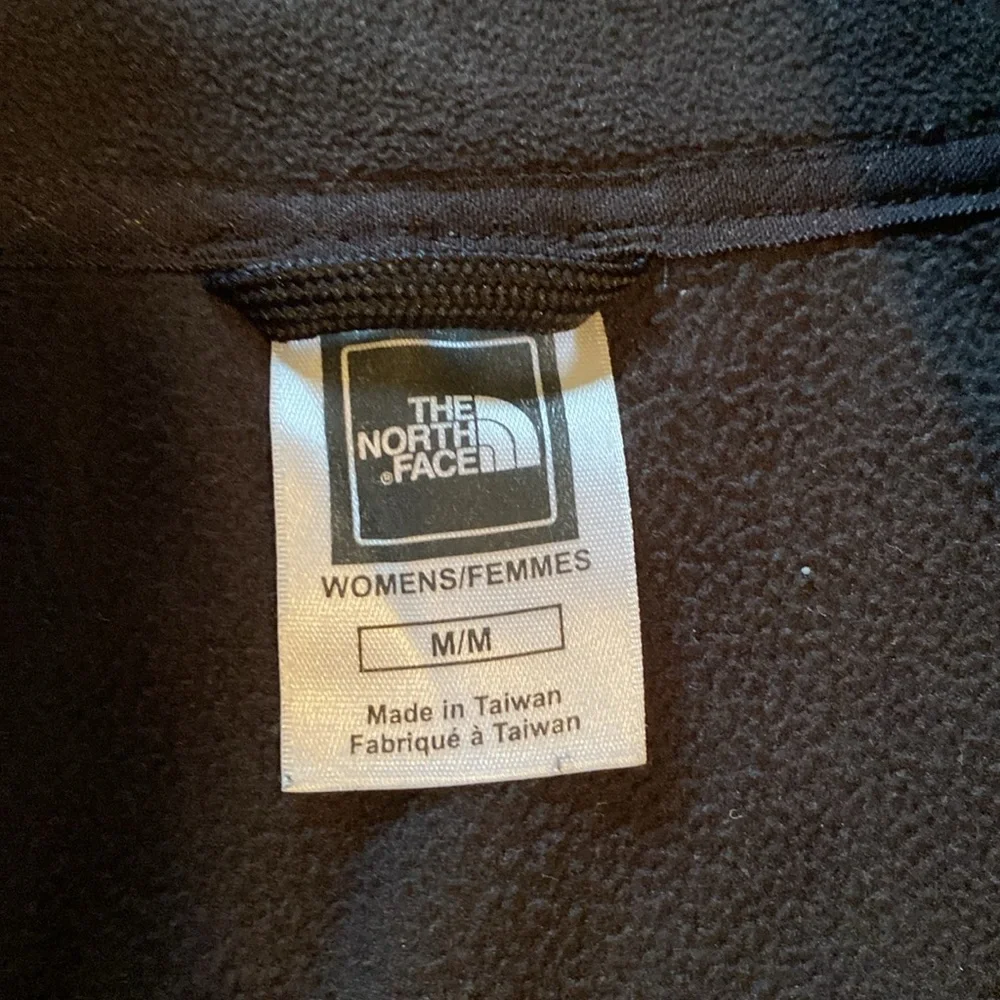 North Face Quarter Zip - Picture 7 of 7